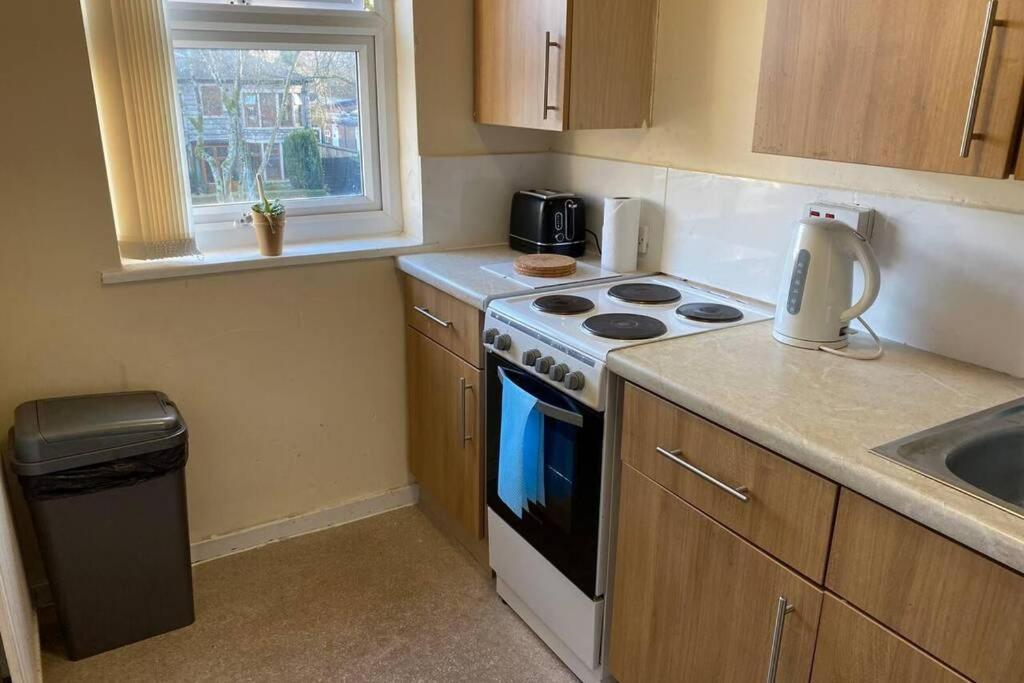 Conveniently Situated 1Bed Apt In Stretford Daire Manchester Dış mekan fotoğraf